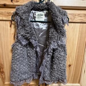 Dylan Faux Fur Vest Lace Trim Boho Cozy Boutique Gray Small
